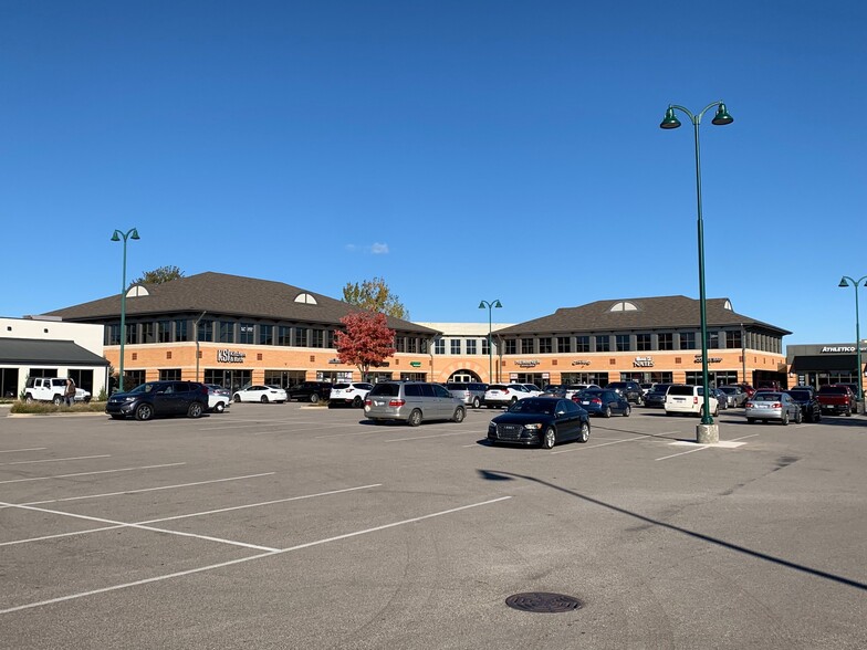 1600 E Beltline Ave NE, Grand Rapids, MI à louer - Photo de l’immeuble – Image 1 sur 10