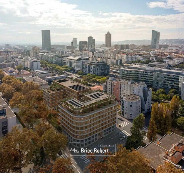 Local d’activités dans Lyon à louer - Photo de l’immeuble – Image 2 sur 21