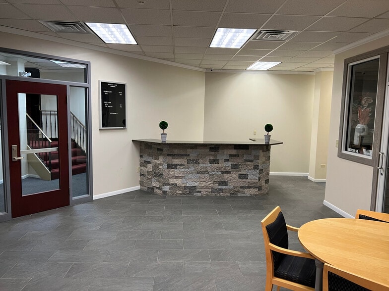 4764 Us-30 East, Greensburg, PA à louer - Photo de l’immeuble – Image 3 sur 8