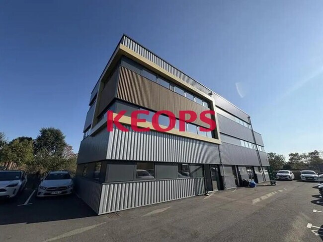 Plus de détails pour Bureau, Local d'activités à louer