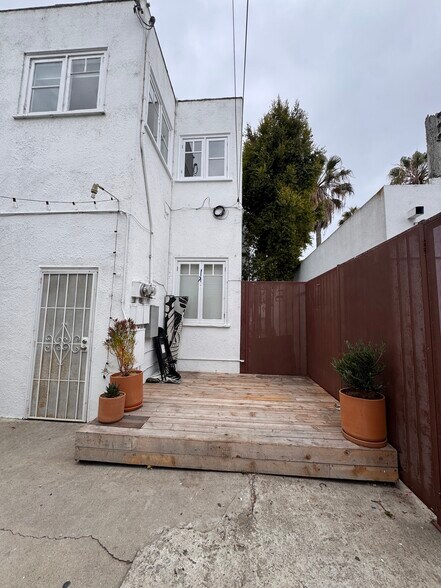 1413 Abbot Kinney Blvd, Venice, CA à louer - Photo de l’immeuble – Image 3 sur 4