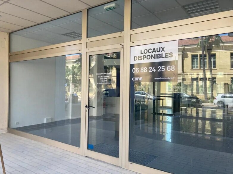 Local commercial dans Hyères à louer - Photo de l’immeuble – Image 2 sur 13