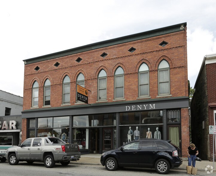 443-445 Bridge St NW, Grand Rapids, MI à louer - Photo de l’immeuble – Image 2 sur 4