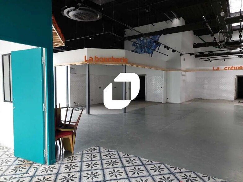 Local commercial dans Maurepas à louer - Photo de l’immeuble – Image 2 sur 5