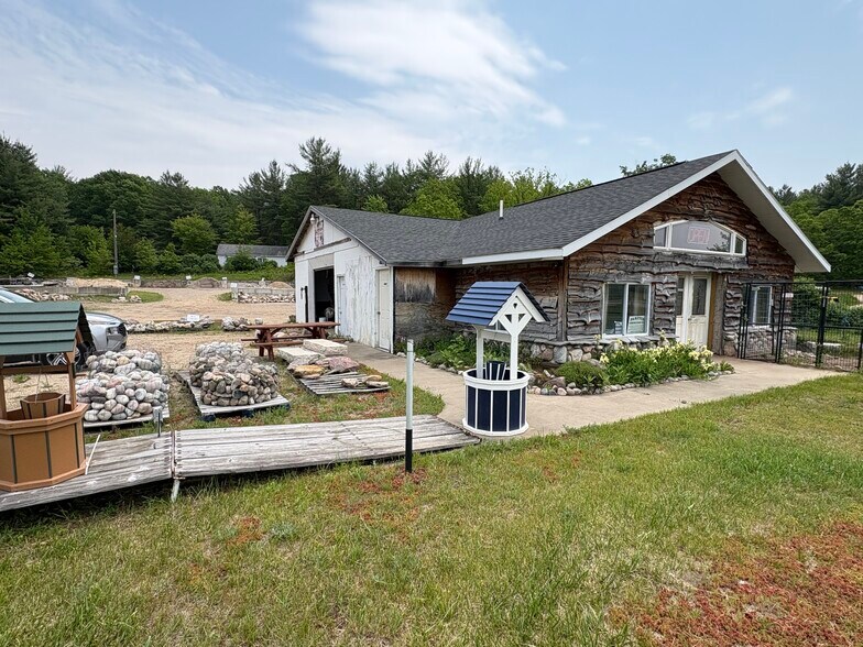 9490 Rapid City Rd NW, Rapid City, MI à vendre - Photo de l’immeuble – Image 3 sur 18