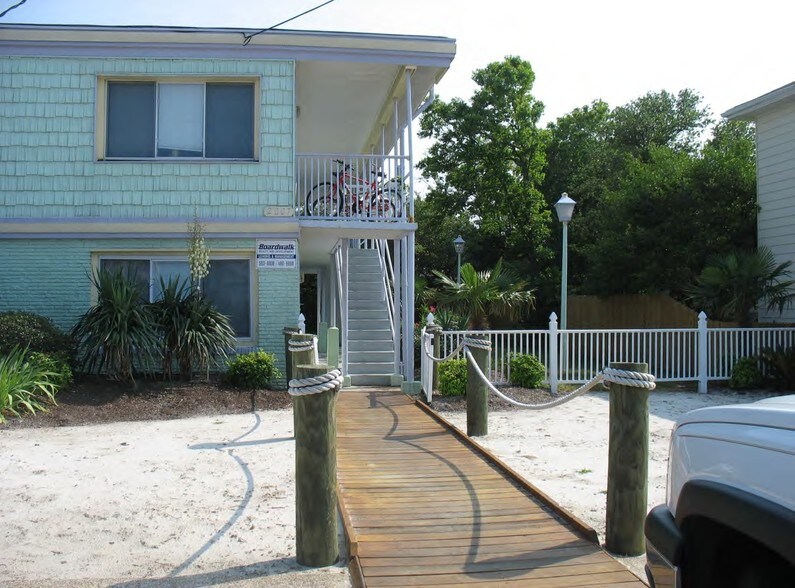 2007 E Ocean View Ave, Norfolk, VA à vendre - Photo principale – Image 1 sur 1