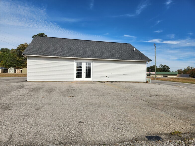 700 W Grand Ave, Rainbow City, AL à louer - Photo de l’immeuble – Image 2 sur 15