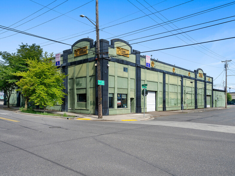 1535 SE 9th Ave, Portland, OR à louer - Photo de l’immeuble – Image 2 sur 11