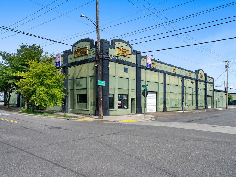 1535 SE 9th Ave, Portland, OR à louer - Photo de l’immeuble – Image 3 sur 11