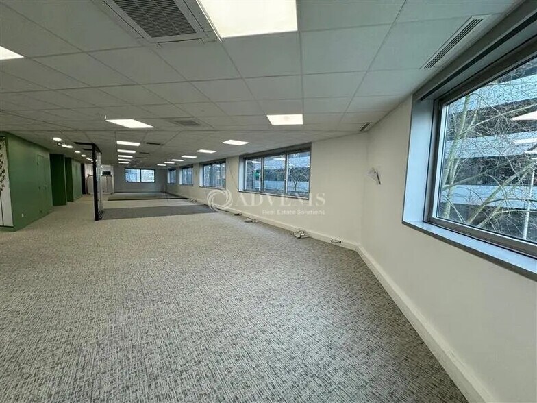 Bureau dans Noisy-le-Grand à louer - Photo de l’immeuble – Image 2 sur 6