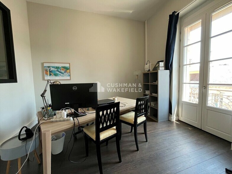 Bureau dans Le Bouscat à louer - Photo de l’immeuble – Image 3 sur 8