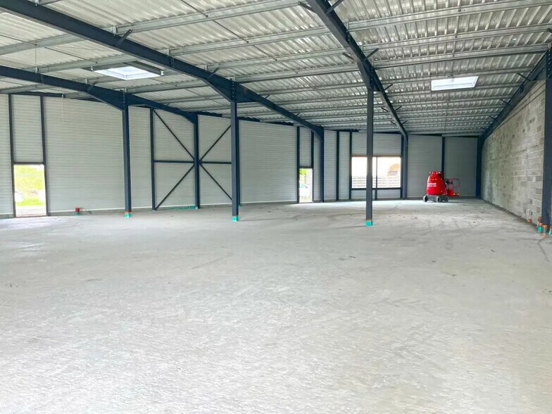 Local commercial dans Merville à louer - Photo intérieure – Image 2 sur 3