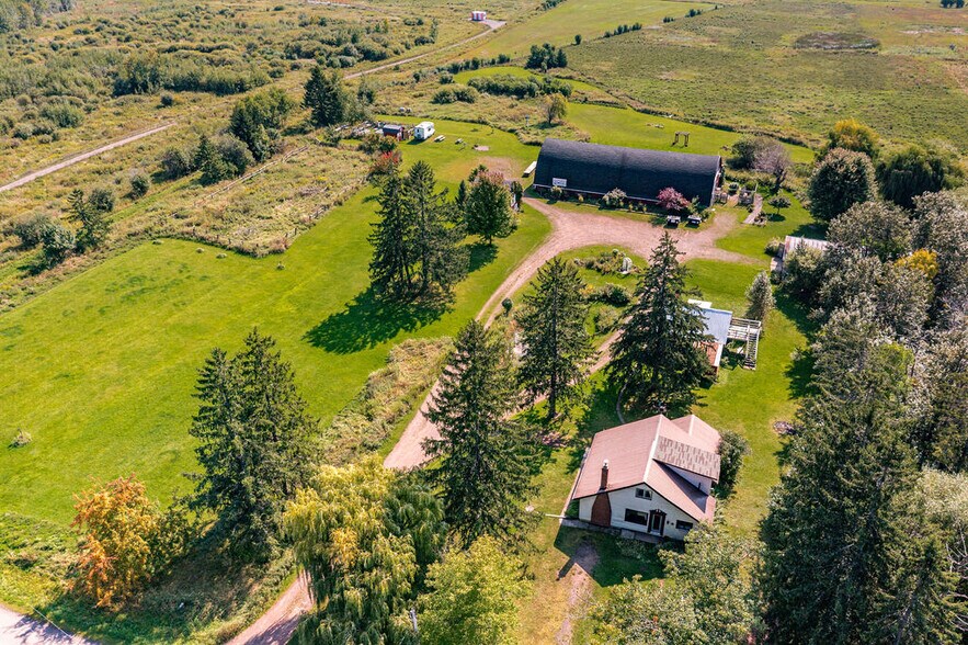 60445 E Summit Rd W, Ashland, WI à vendre - Photo de l’immeuble – Image 2 sur 65
