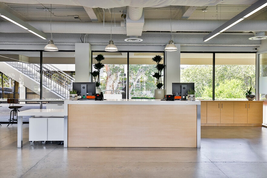 120 newport center Dr, Newport Beach, CA à louer - Photo intérieure – Image 2 sur 9