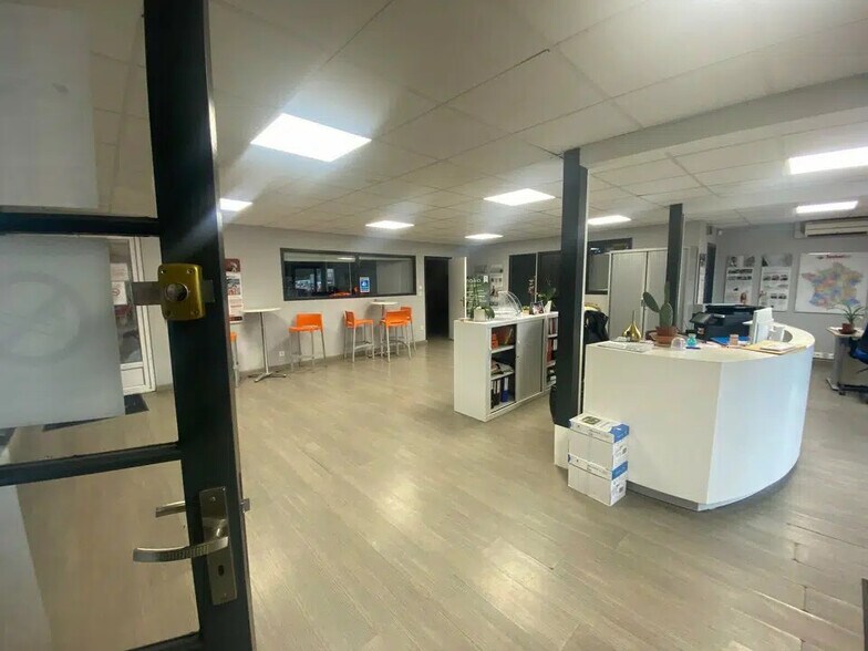Local d’activités dans Ergué-Gabéric à louer - Photo de l’immeuble – Image 1 sur 6