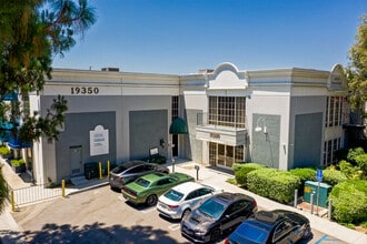 19350 Business Center Dr, Northridge, CA à louer Photo intérieure– Image 1 sur 8