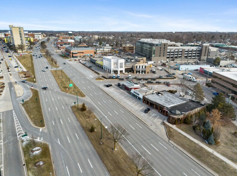 34164-34186 Woodward Ave, Birmingham, MI à vendre - Photo de l’immeuble – Image 2 sur 4