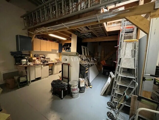 Plus de détails pour Local d'activités à louer