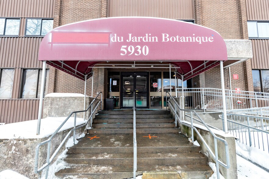 5930 Boul Pie-IX, Montréal, QC à louer - Photo de l’immeuble – Image 3 sur 5