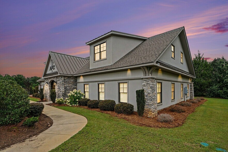 132 Byrd Way, Warner Robins, GA à vendre - Photo principale – Image 1 sur 3
