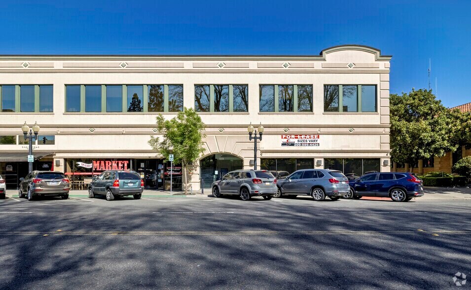 1111-1115 I St, Modesto, CA à louer - Photo de l’immeuble – Image 1 sur 13