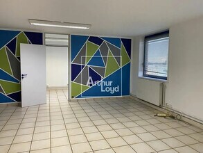 Bureau dans Évry-Courcouronnes à vendre Photo intérieure– Image 1 sur 3