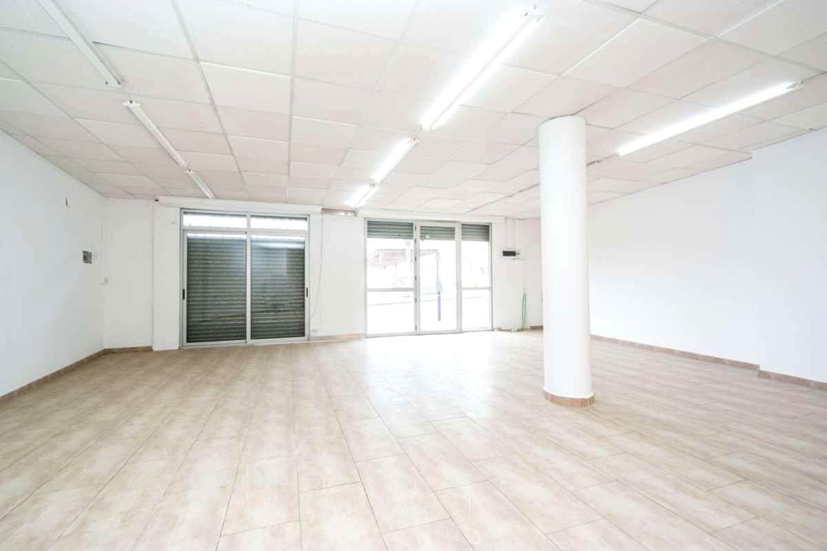 Immeuble residentiel dans Castellar del Vallès, Barcelona à vendre Photo intérieure– Image 1 sur 5