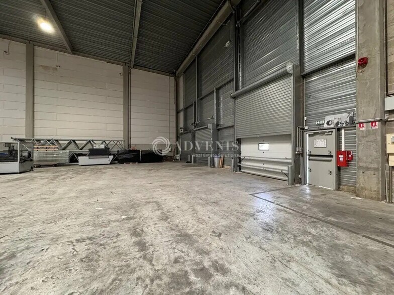 Industriel/Logistique dans Collégien à louer - Photo de l’immeuble – Image 2 sur 9