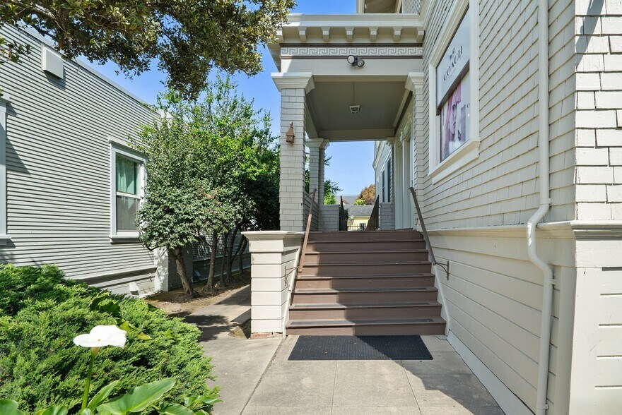 217 E Lake Ave, Watsonville, CA à vendre - Photo de l’immeuble – Image 2 sur 78
