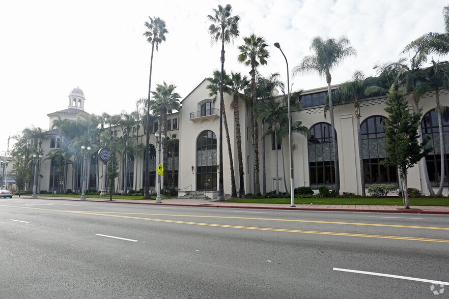 2601 S Figueroa St, Los Angeles, CA à louer - Photo de l’immeuble – Image 2 sur 15