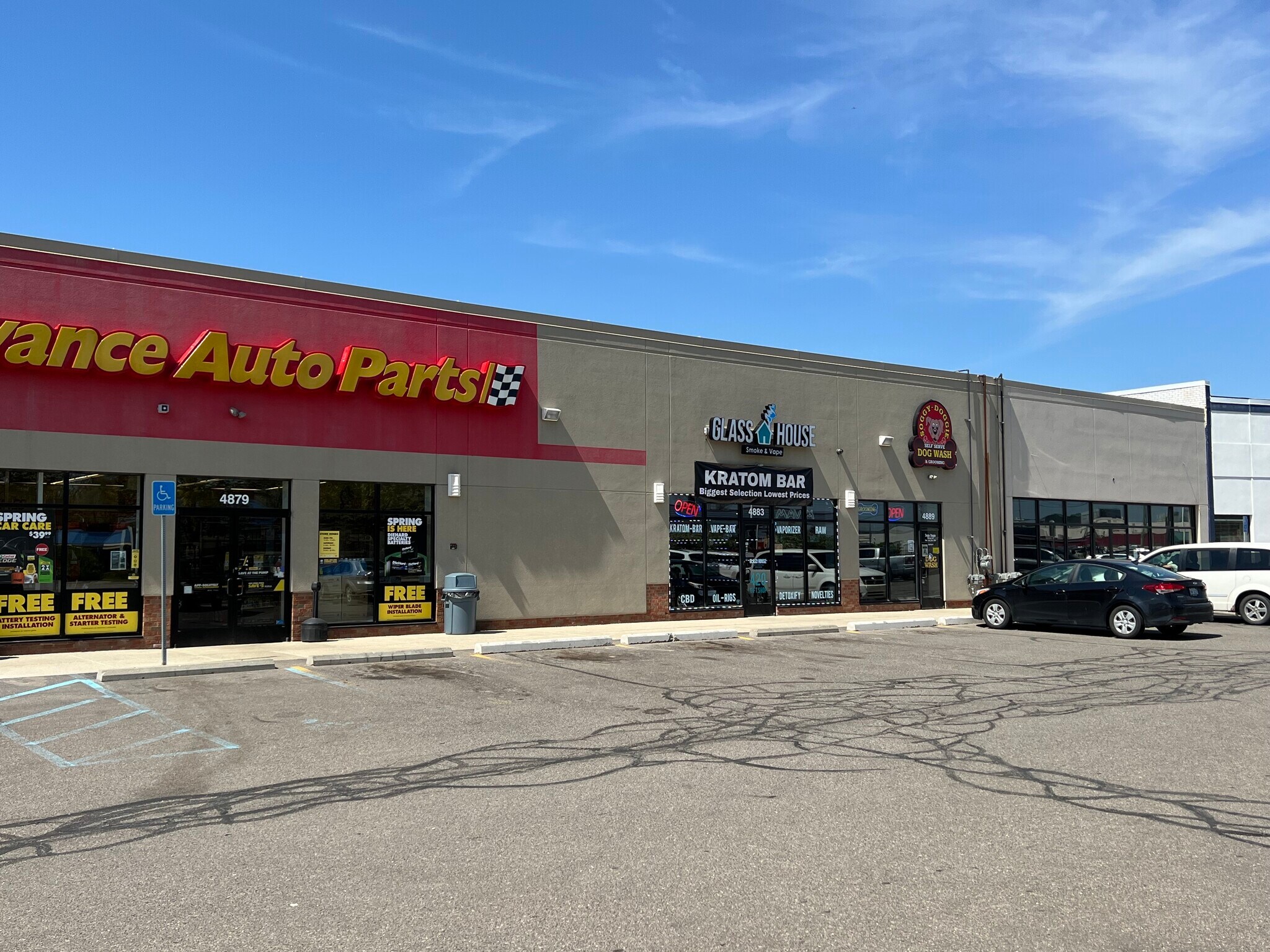 4889-4895 Dixie Hwy, Waterford, MI à louer Photo de l’immeuble– Image 1 sur 6