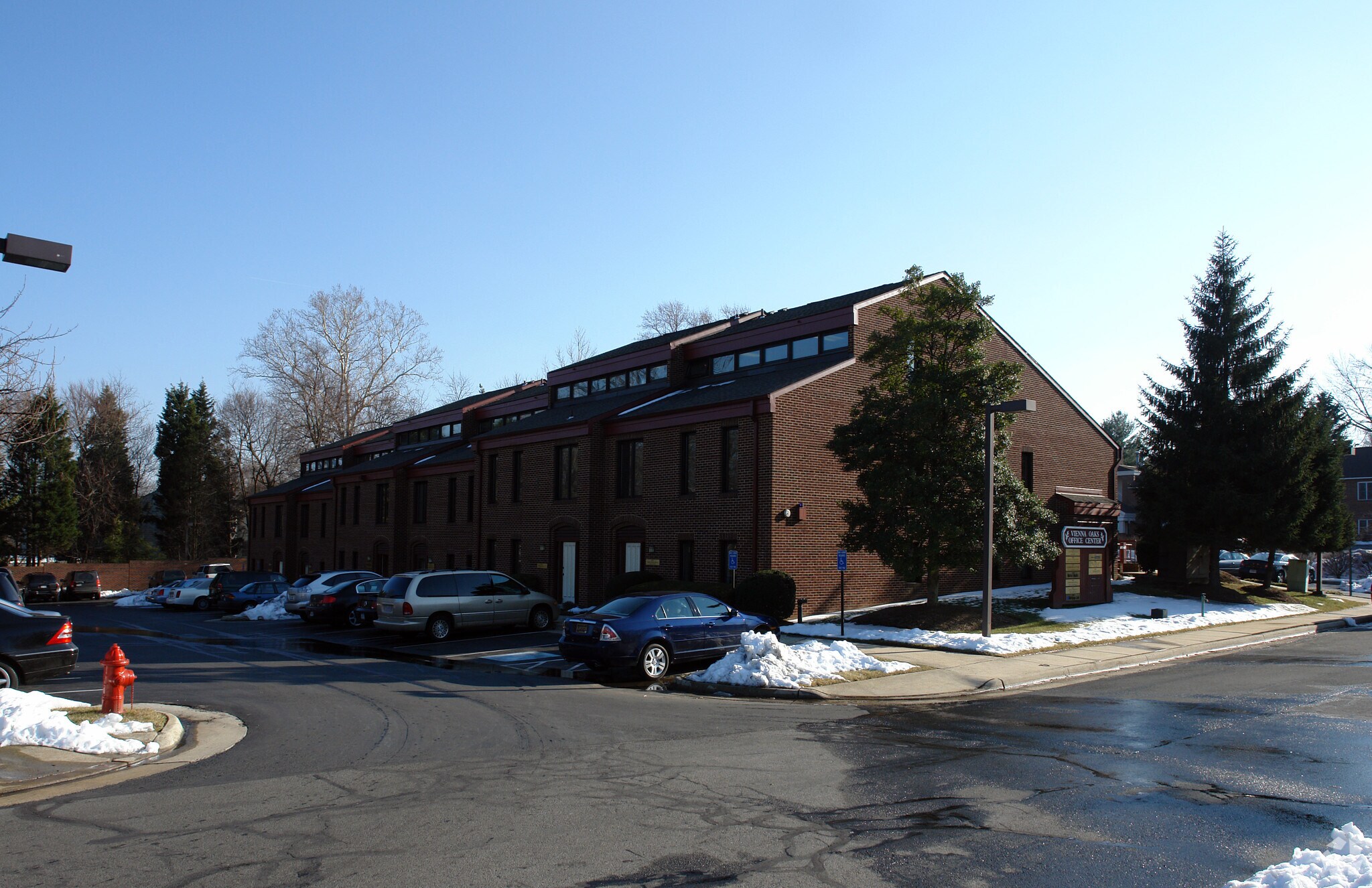 2555-2575 Chain Bridge Rd, Vienna, VA à louer Photo principale– Image 1 sur 51