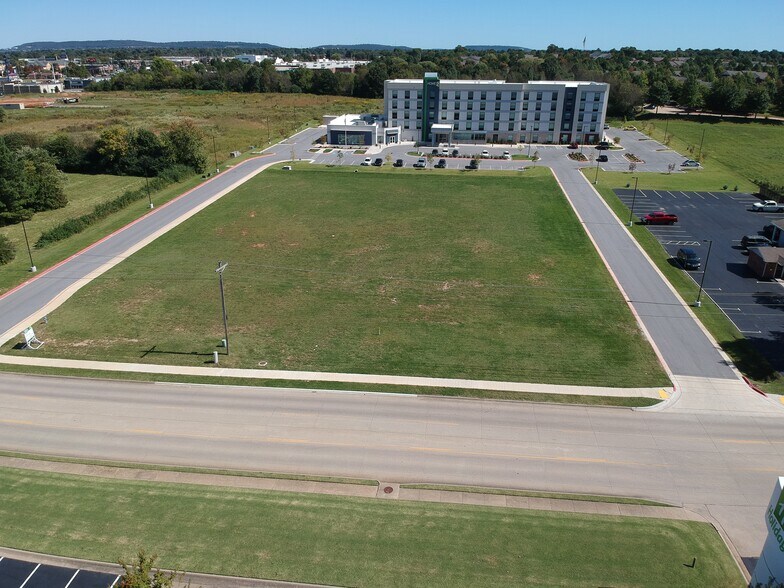 1501 S 48th St, Springdale, AR à louer - Photo de l’immeuble – Image 2 sur 3