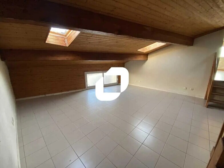 Local commercial dans Bordeaux à louer - Photo de l’immeuble – Image 1 sur 12