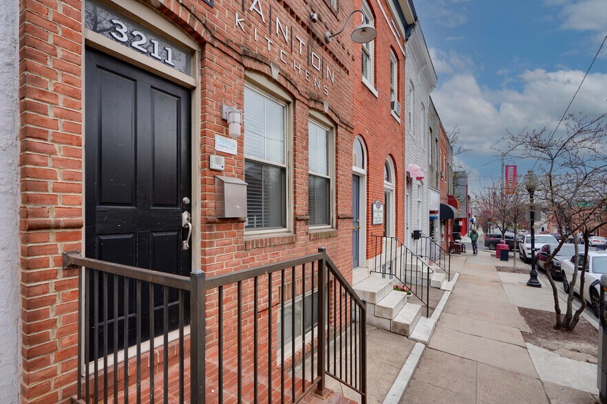 3211 Eastern Ave, Baltimore, MD à vendre - Photo de l’immeuble – Image 2 sur 18