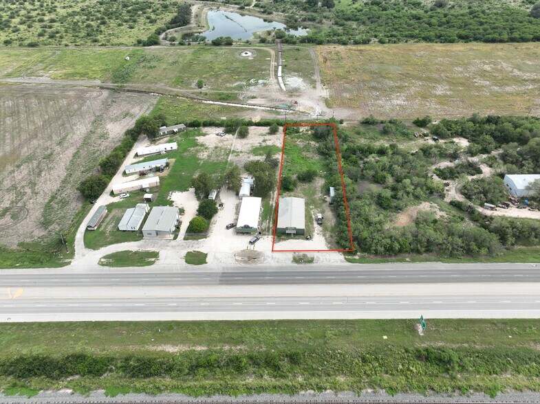 675 US Highway 90 E, Hondo, TX à vendre - Aérien – Image 3 sur 4