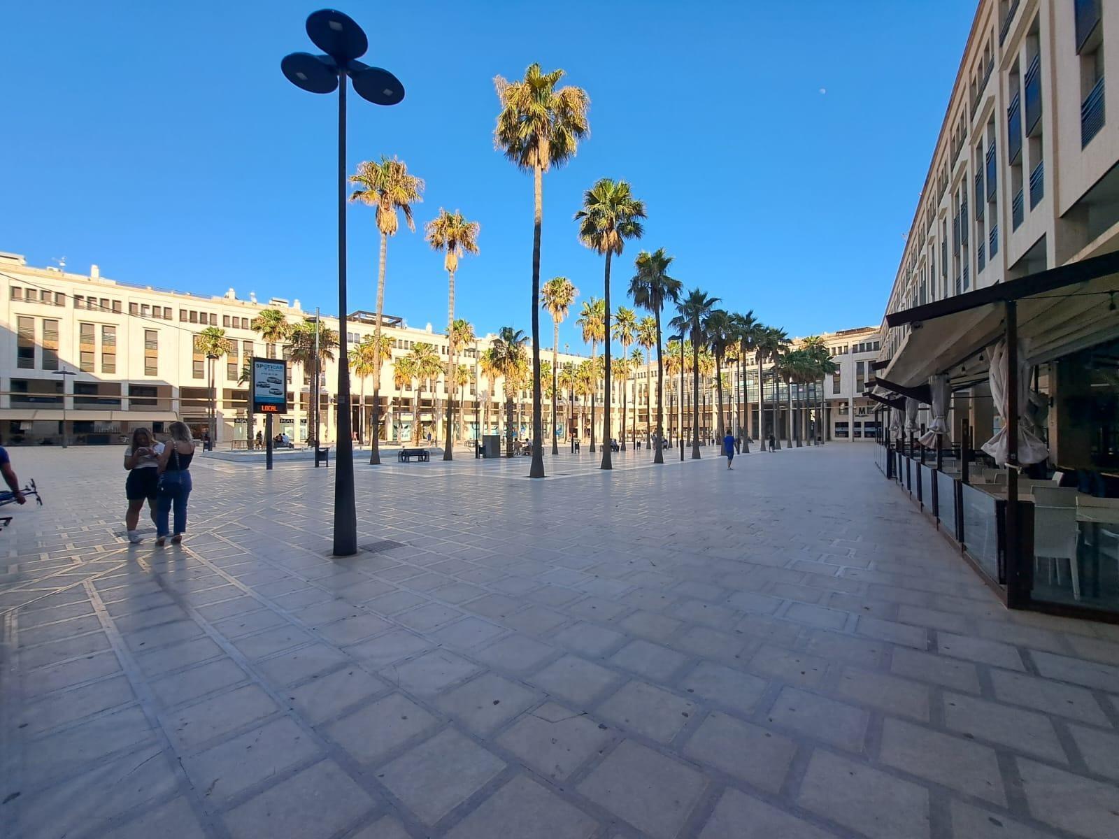 Bureau dans El Ejido, Almería à vendre Photo de l’immeuble– Image 1 sur 7