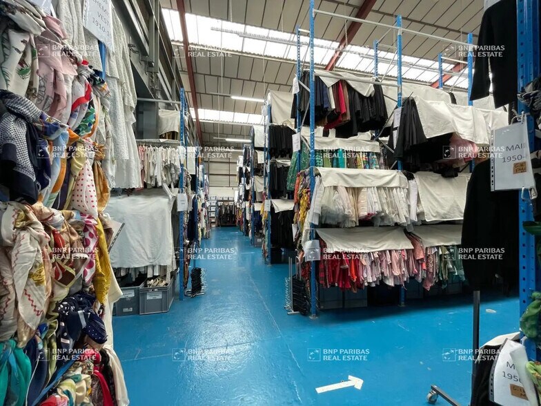 Local d'activités dans Pantin à vendre - Photo de l’immeuble – Image 2 sur 6