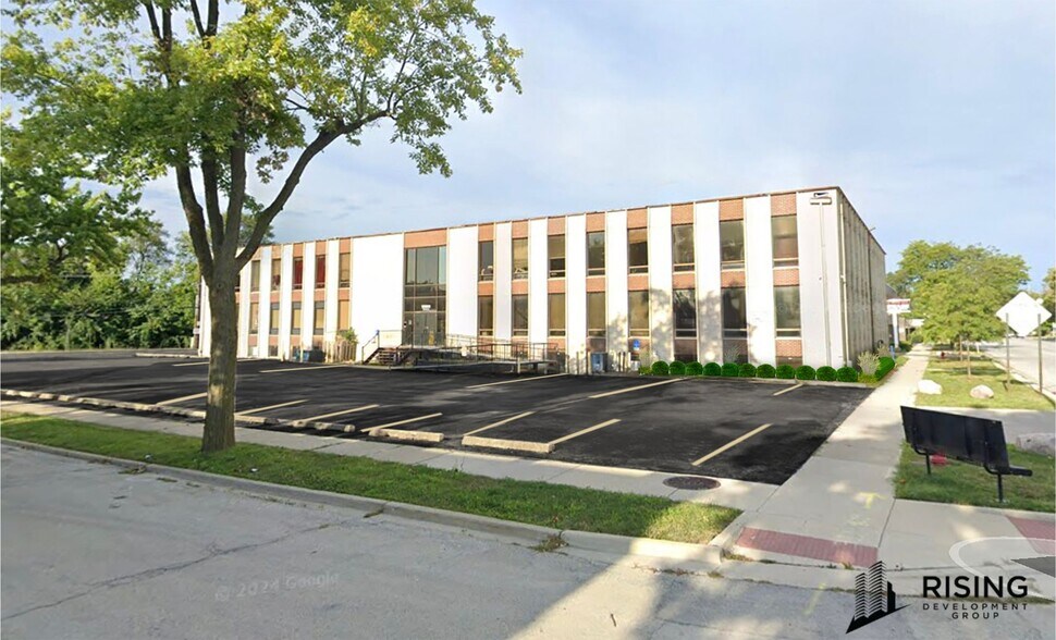 10001 W Roosevelt Rd, Westchester, IL à vendre - Photo de l’immeuble – Image 1 sur 33