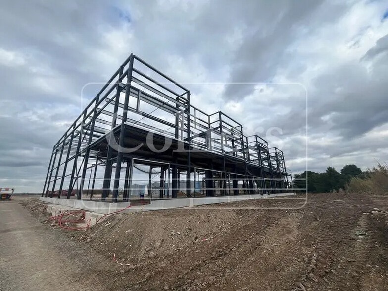 Local d'activités dans Marignane à vendre - Photo de la construction – Image 2 sur 6