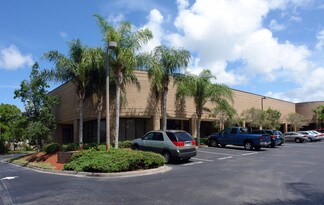 Plus de détails pour 751 North Dr, Melbourne, FL - Local d'activités à louer