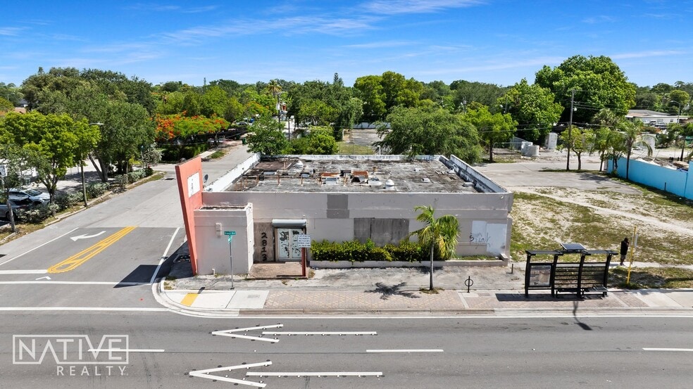 1 Building + 6 parcel Land Assemblage portefeuille de 4 biens à vendre sur LoopNet.fr - Photo de l’immeuble – Image 3 sur 11