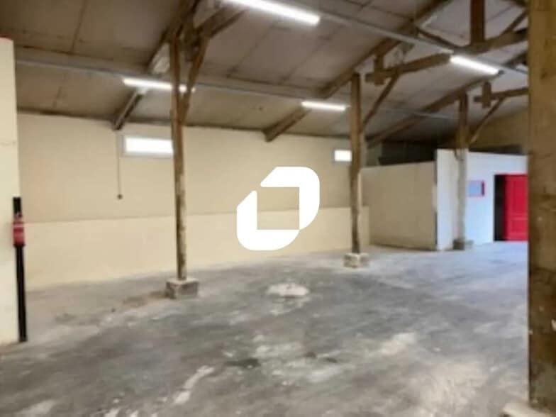 Local d’activités dans Jouars-Pontchartrain à louer - Photo intérieure – Image 3 sur 3