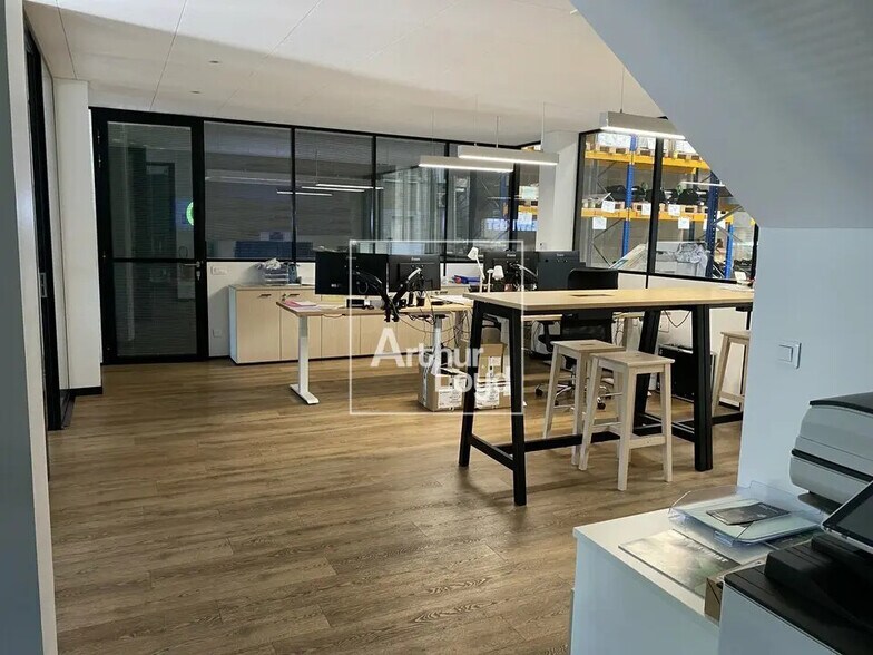 Bureau dans Chilly-Mazarin à louer - Photo intérieure – Image 2 sur 6