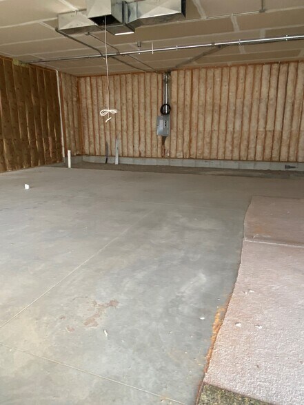 2106 S Neil St, Champaign, IL à louer - Photo de l’immeuble – Image 2 sur 2