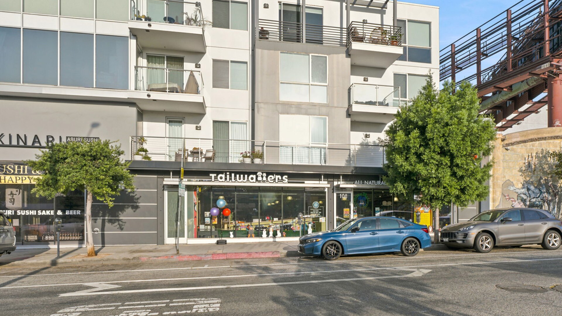 801 N Fairfax Ave, Los Angeles, CA à louer Photo de l’immeuble– Image 1 sur 5