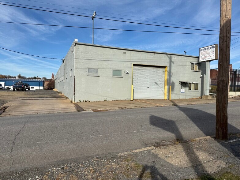 154 N Cedar St, Hazleton, PA à vendre - Photo de l’immeuble – Image 2 sur 16