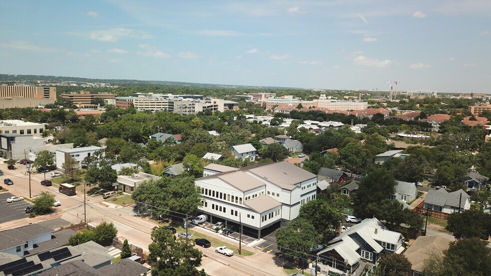 630 W 34th St, Austin, TX à louer - Photo de l’immeuble – Image 3 sur 8