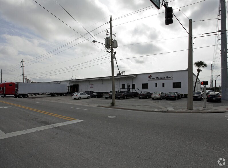 438 W Kaley St, Orlando, FL à louer - Photo de l’immeuble – Image 3 sur 10