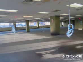 2 City Hall Plz, Rahway, NJ à louer Photo intérieure– Image 2 sur 3